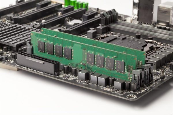 Crucial CT8G4DFS8266 8GB DDR4 2666 MHz UDIMM Memory Module for PC - Image 4
